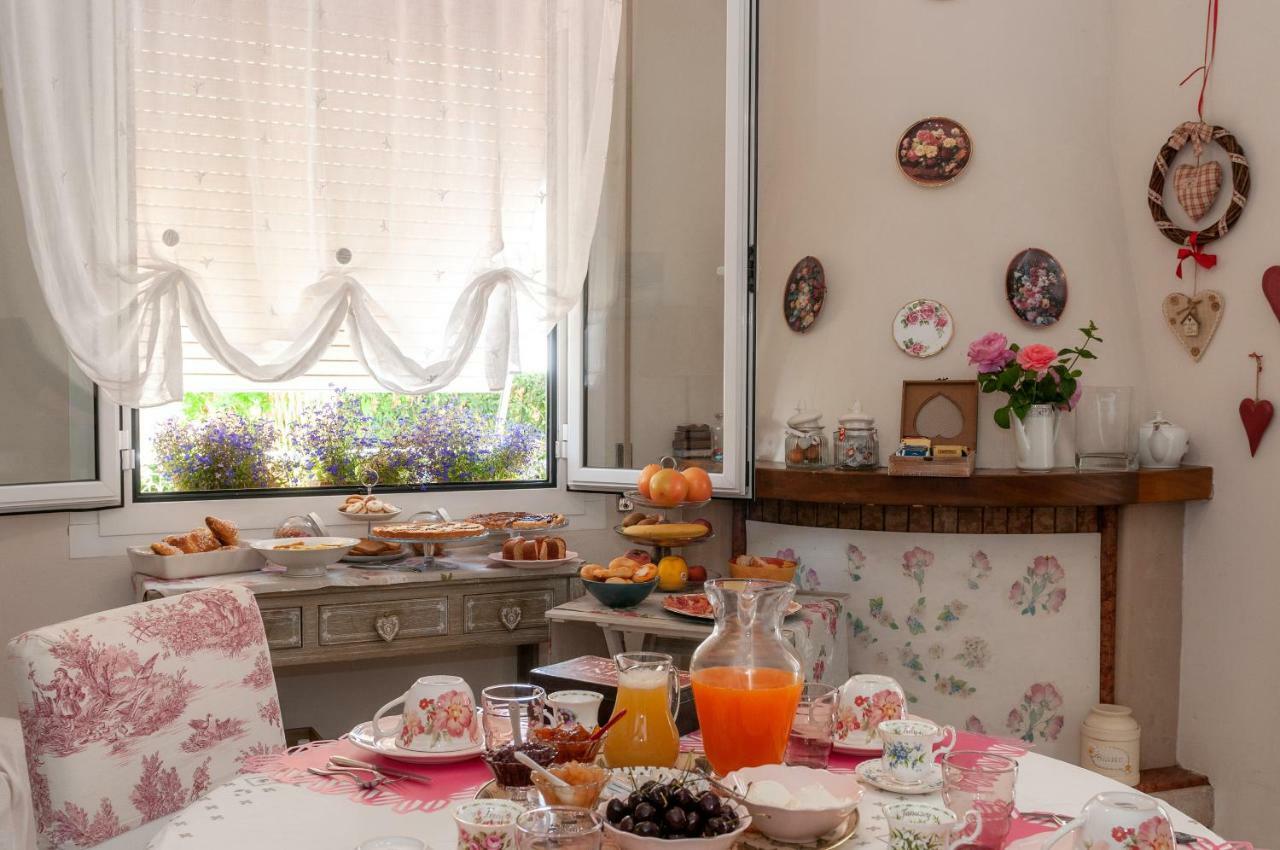 Tre Civette Sul Como Bed and Breakfast Marina di Massa Εξωτερικό φωτογραφία