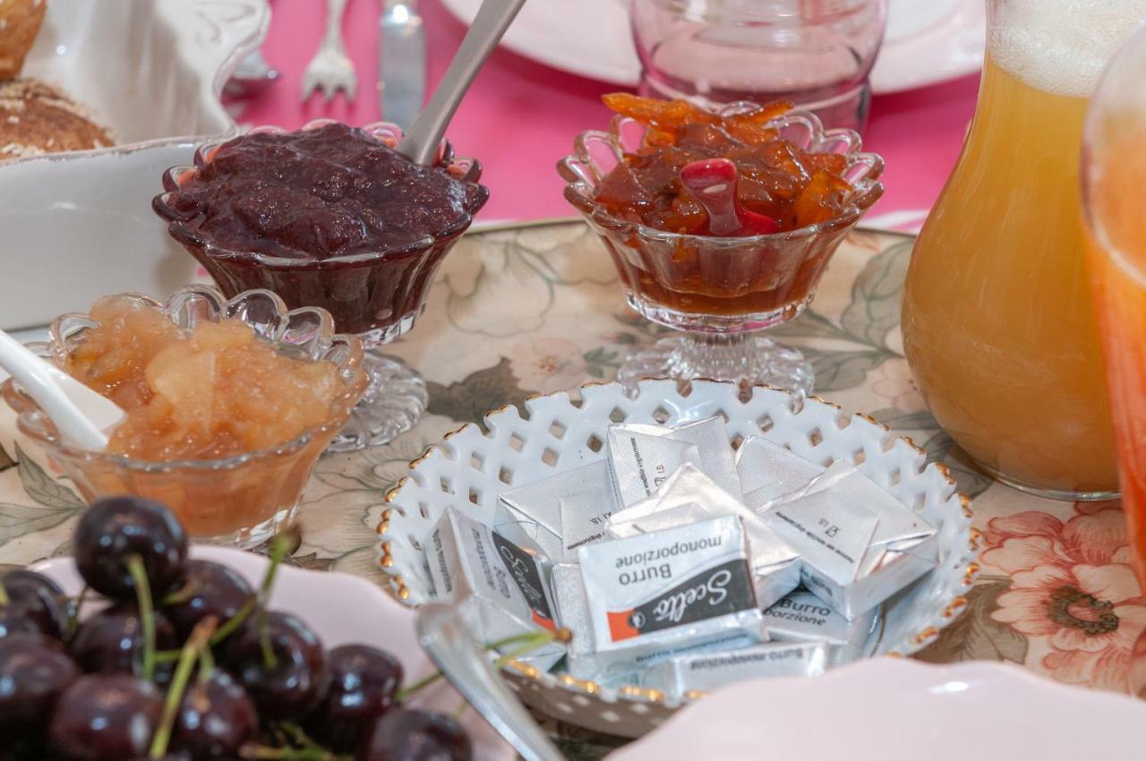 Tre Civette Sul Como Bed and Breakfast Marina di Massa Εξωτερικό φωτογραφία