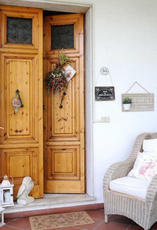 Tre Civette Sul Como Bed and Breakfast Marina di Massa Εξωτερικό φωτογραφία